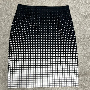 Worthington Pencil Knee Skirt Black White Fading Squares Pattern Unlined Sz 10